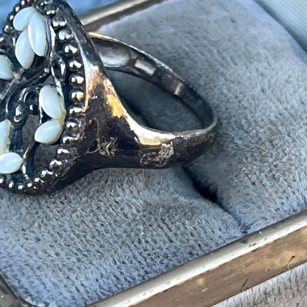 Source Unknown vintage ring